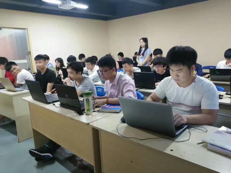 服务器：你的数据背后的超级计算机